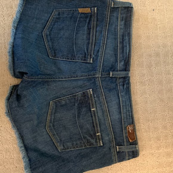 Shorts - Picture 3 of 3